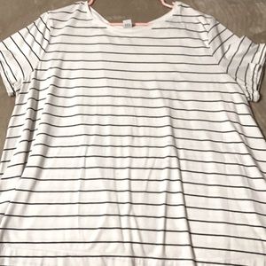 Black and white short sleeve shirt